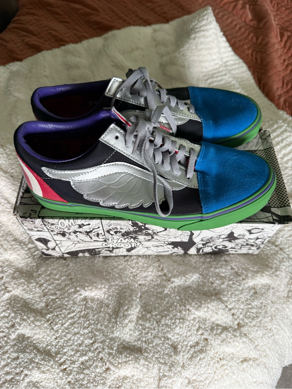 Vans Low-Top Sneakers with Metallic Wing and Blue Toe
